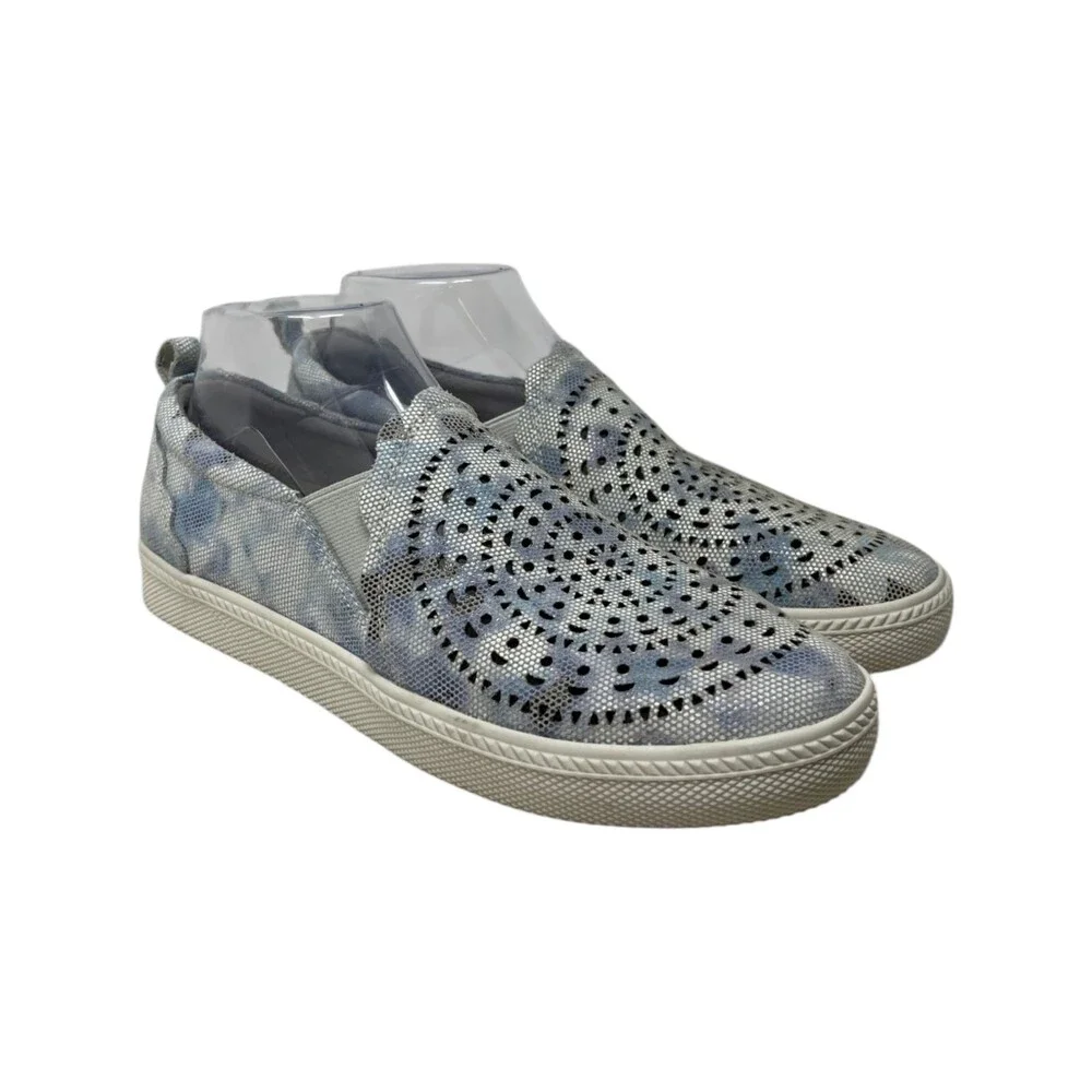 Earth Origins Sneaker Womens Size 8  Slip On Zeni Zelle Perforated Blue